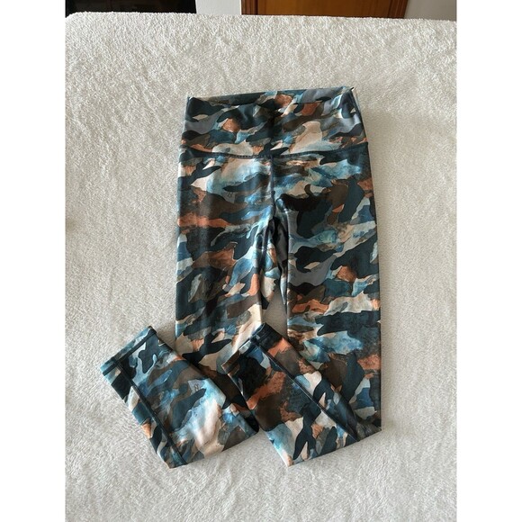 Fabletics define powerhold Leggings In Paintbrush Camo Size Small Workout Yoga - Picture 1 of 8